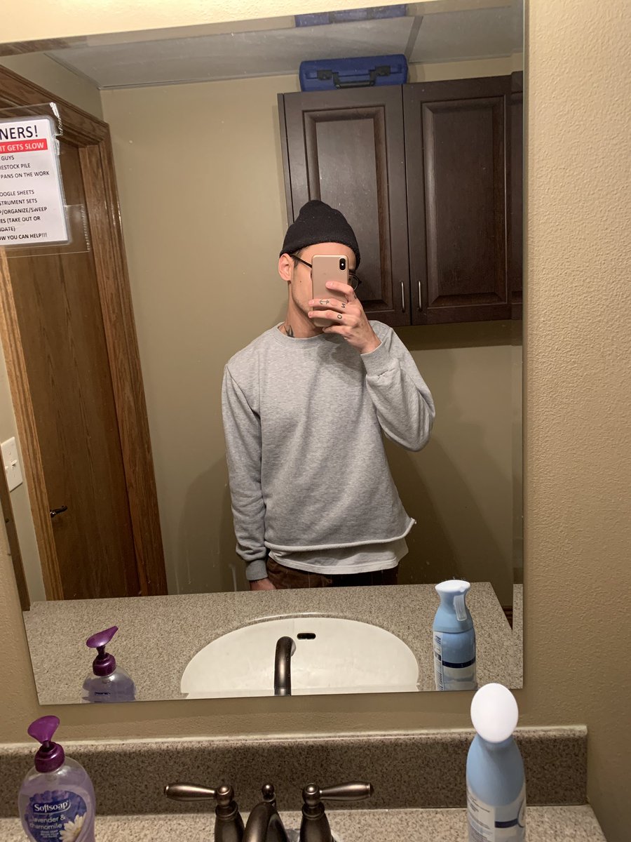 xpokiix's tweet image. i did a small crop on a few sweaters cause I’m a seamstress now