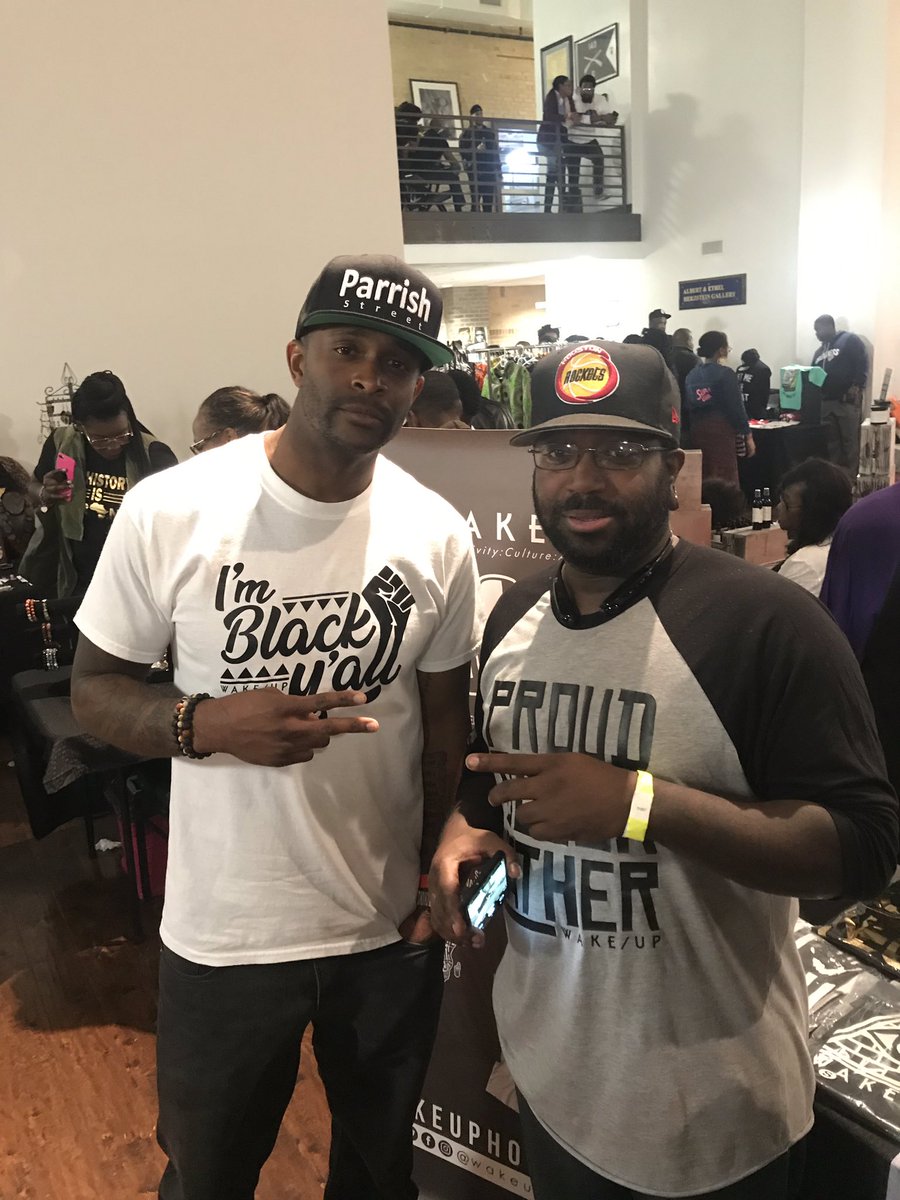 History_239's tweet image. #BlackWallStreet Parrish St snap back hat available online, get you one today! T-Shirt by @wakeuphou. They support us, we support them, &amp;amp; you should too! #History239 #WelcomeToOurHistoryClass #ClassIsNowInSession #PayAttention #ThisIsWhatItLooksLike #Fashion