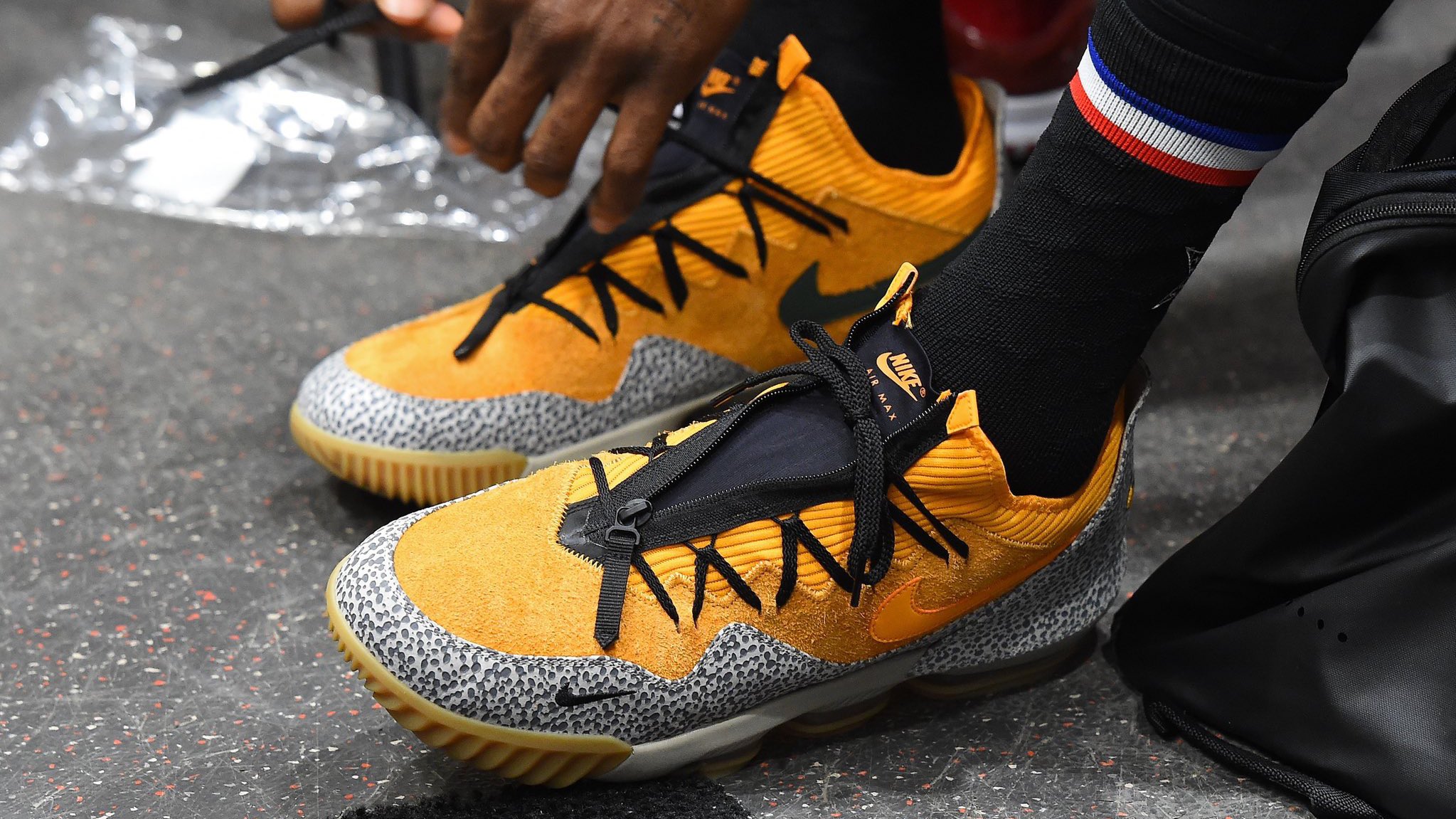Lebron safari on feet online