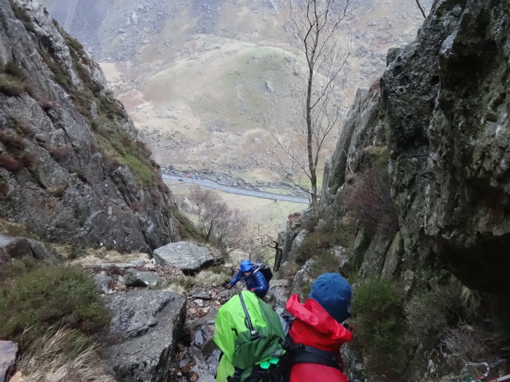 mountain-instruction tweet media