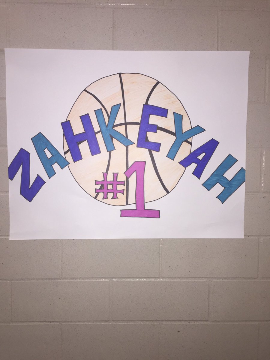 DSTSpfldAlumnae's tweet image. Congrats to soror &amp;amp; senior Zahkeyah Allen as she played her last collegiate basketball game yesterday at  @mtholyoke College! Sorors came out to support her and celebrate with her! #sisterhood #dst1913 #CollegiateConnection