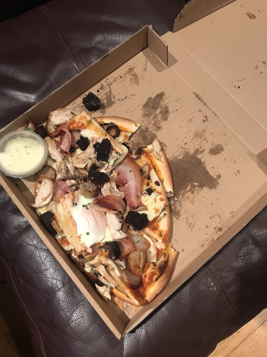 grantbradley's tweet photo. Fantastic job @Deliveroo! This looks delicious. https://t.co/PhG3z3H0Ds