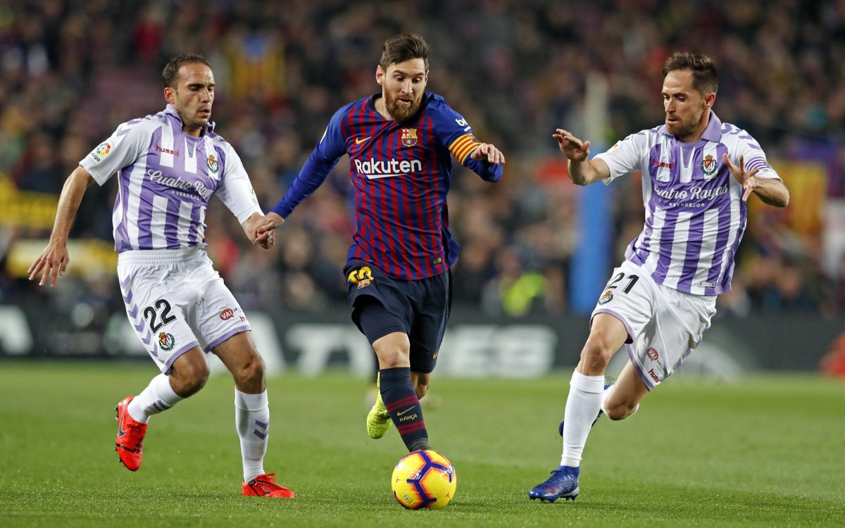 52' @Dembouz accélère et sert idéalement #Messi, dont la frappe passe à gauche des buts de Masip ! (1-0)
🔵🔴 #BarçaValladolid
