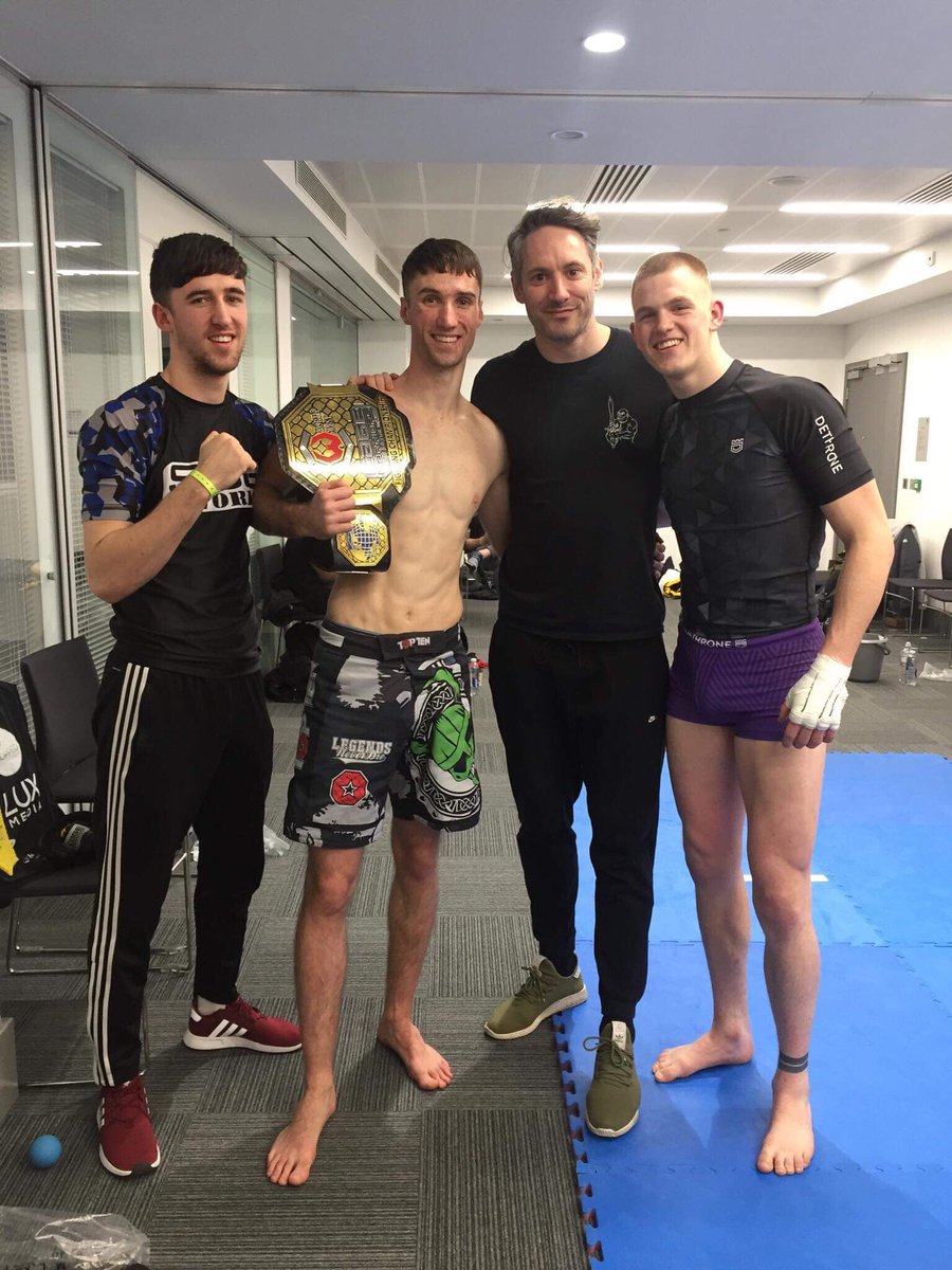 TomKingKF's tweet image. Adam wins the CW ammy title, Ian smashes it in his pro debut, SBG Swords go 25 wins from 27 fights. @chrisfieldsmma takes his place as one of the greatest ever Irish MMA coaches. And it’s only just begun...