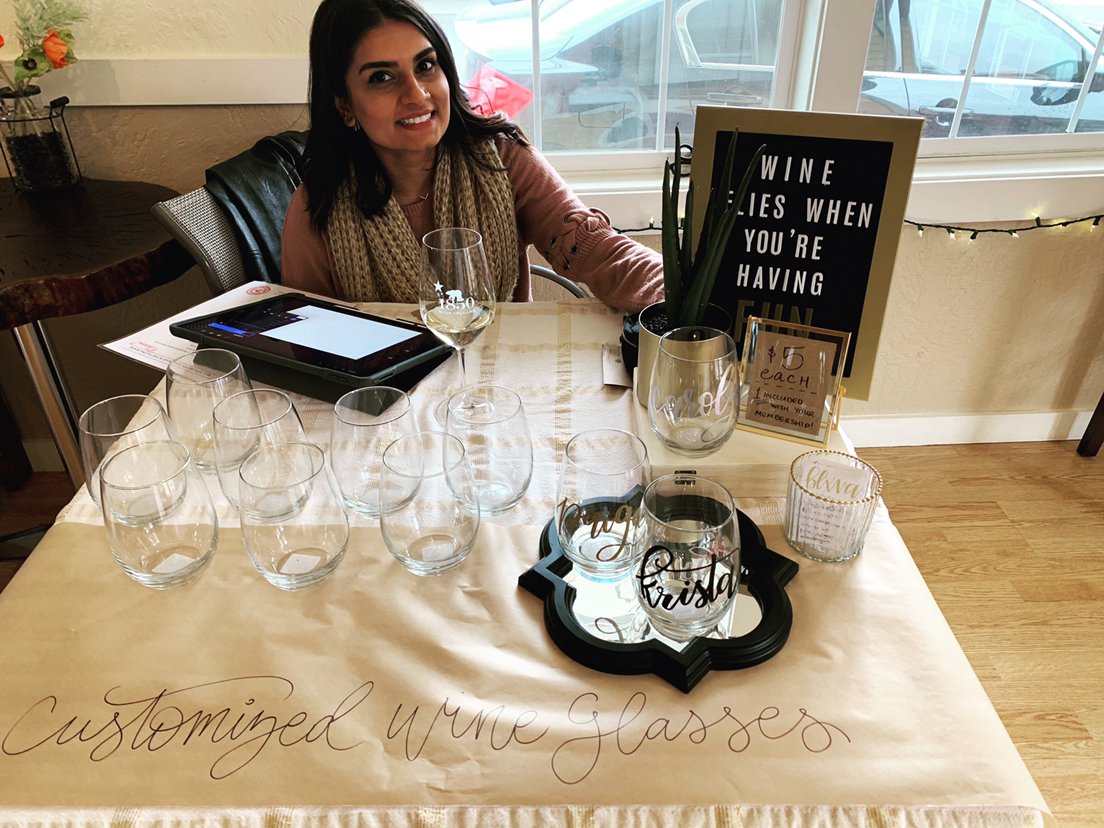 Custom wine glasses today for wine club pick ups or for purchase thanks to this lovely lady! Be sure to find her insta @blxva_designs.