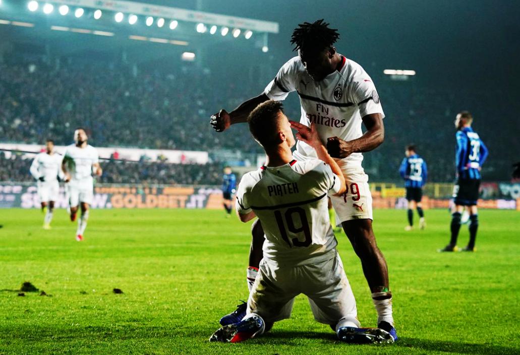 Piatek celebrando uno de sus goles.