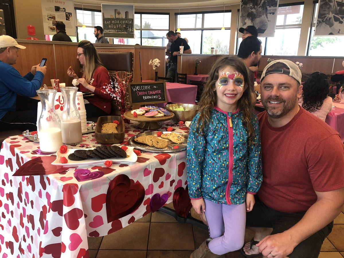 cfa610shepherd's tweet photo. Dads taking their ❤️ to breakfast, it doesn’t get any cuter than that‼️.
.
.
.
#daddydaughterbreakfast #daddydaughterbreakfastdate #cookiebar #facepainting #cfa610shepherd https://t.co/FRey12CWgj