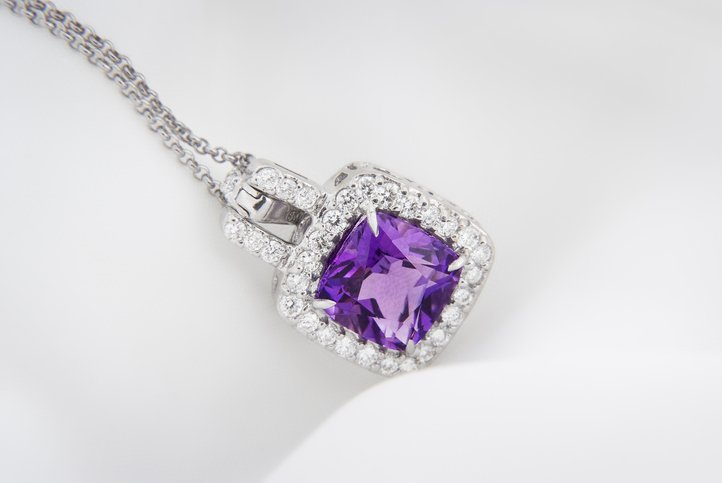 yelloarb's tweet photo. For those born in February, they enjoy one of the world’s most popular gemstones – the rich purple Amethyst. Its hardness and durability makes it perfect for use in rings, necklaces, bracelets and pendants. Head to https://t.co/03YcO8XR5U for more info: https://t.co/tpj2kzDvJV https://t.co/BImqFaBKrK