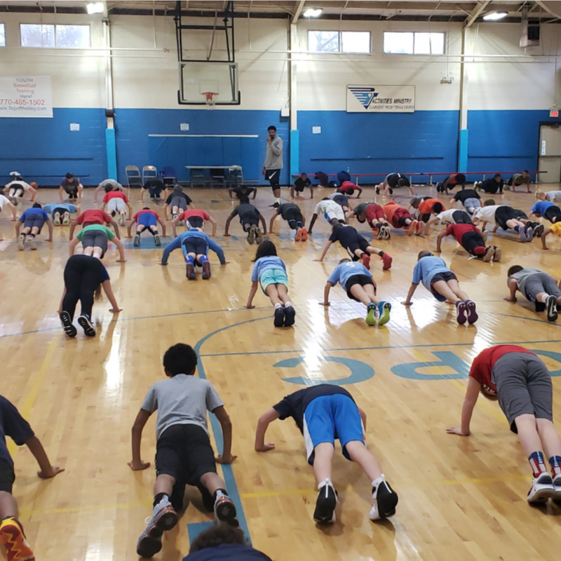 TopOfTheKey's tweet photo. Last month's 3-on-3 tournament was packed! It was awesome! You know what would make it more awesome??? If you were there 🧡 💙🧡 💙
#topofthekey #TOTK #basketball #basketballcamps #basketballtraining #3on3 https://t.co/SzyzQUTMnk
