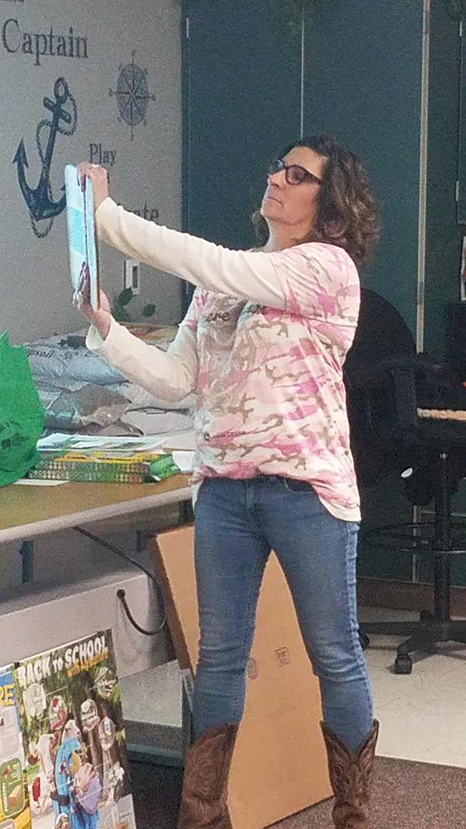 MrShort_PC's tweet photo. Thank-A-Farmer Week Poster Contest Winners. Thank you Tina Anderson of Farm Buerau and local farmer Hal Swaney for the great lessons. @Siegristelem @PlatteCountyR3 https://t.co/uZhH6unuHn