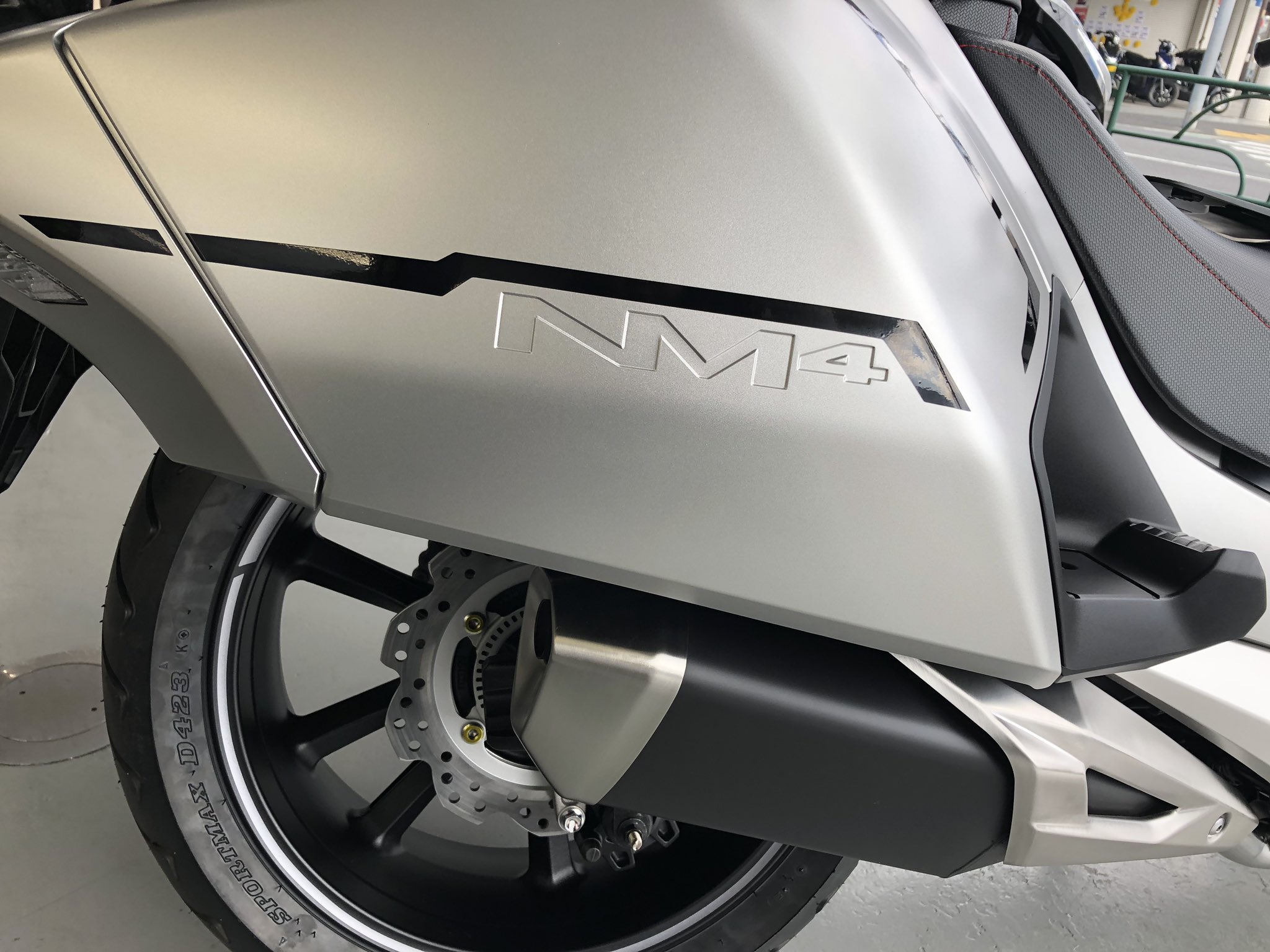 تويتر こしば Nm4 على تويتر 納車されました 選んだのはnm4 02でございます ヤバい超格好良い T Co Qbaygi4s4w