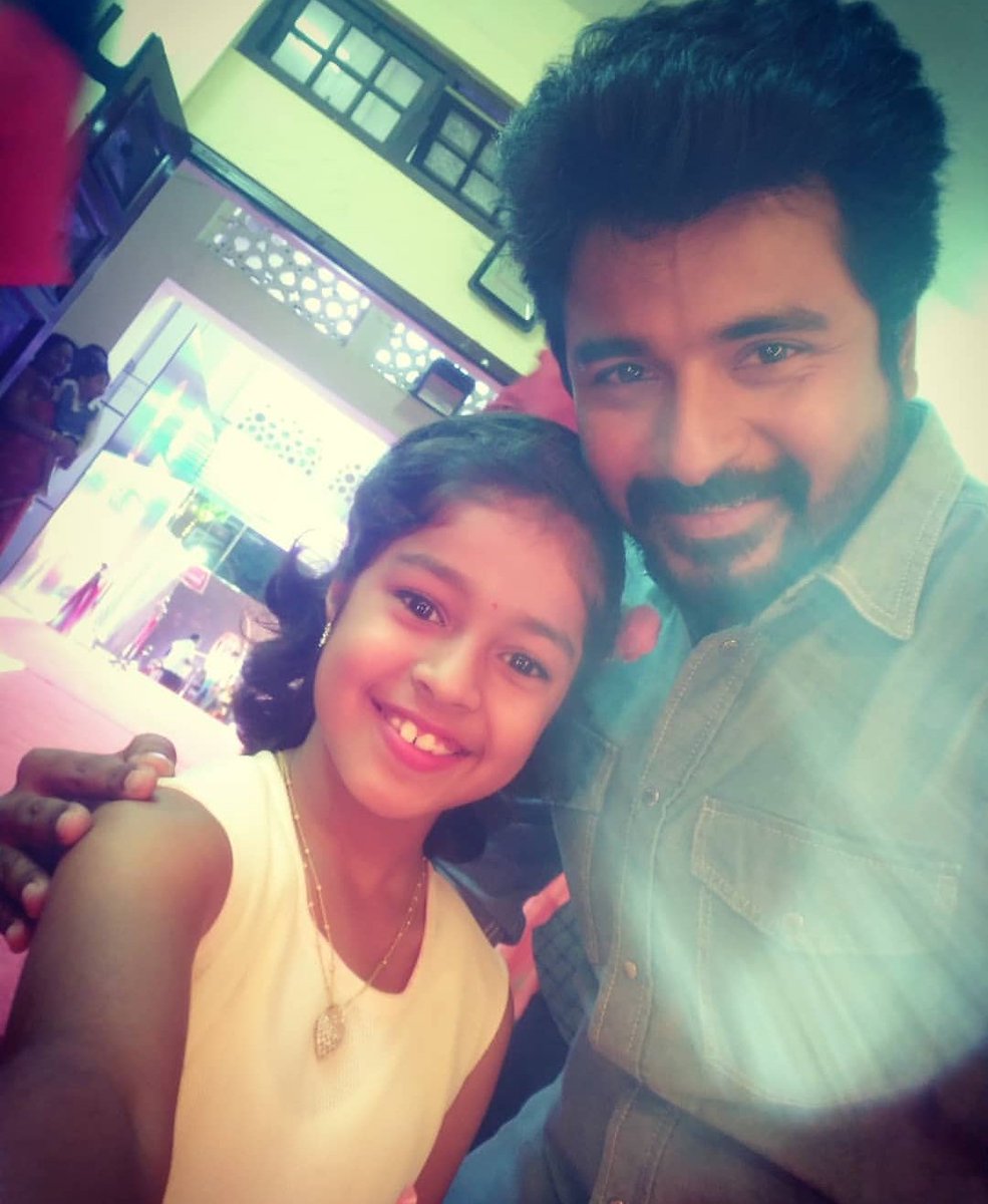 #HBDSivaKarthiyen Wishing a very happy n healthy life forever... @Siva_Kartikeyan Uncle Love you #Sk Uncle😘😘