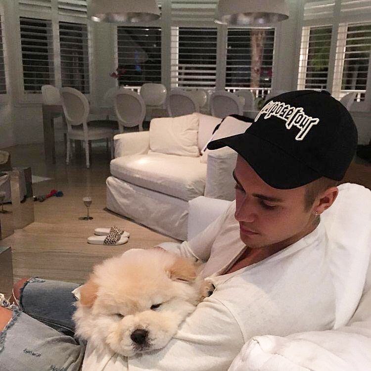 iremrhode's tweet photo. lalalal #Beliebers #iHeartAwards #BestFanArmy @justinbieber https://t.co/XE6D916km2