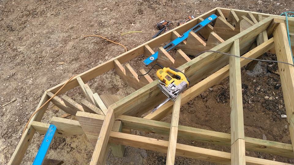 kingcontracttx's tweet image. The “right” way to frame cascading stairs...