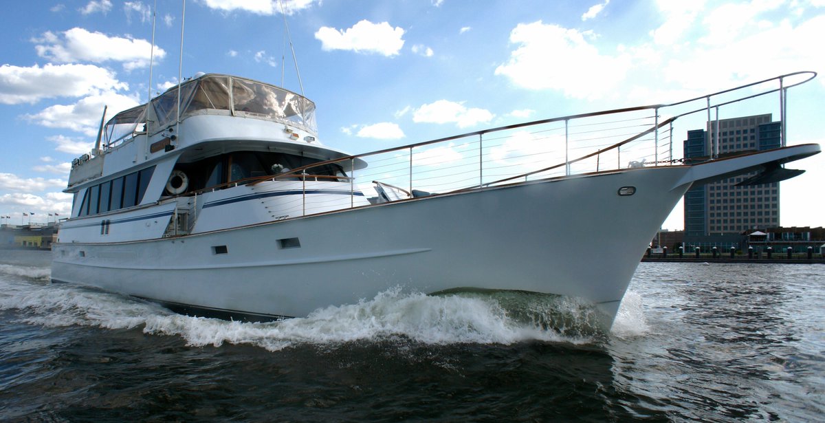LotsofYachts1's tweet photo. Check out our latest yacht to join our fleet, the Juliette. This 85 ft. yacht is perfect for cruising with friends and family. She is available in New York, New Jersey, and Connecticut. #newyorkyachts #NYyachts  #NYboating #yachtlife #yacht https://t.co/S8qKHCPoPw