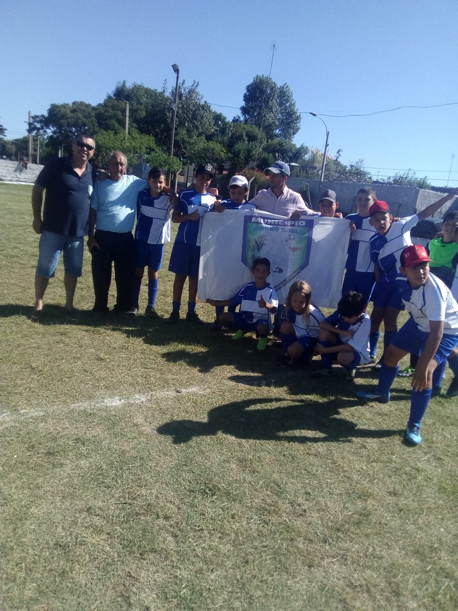 155Favio's tweet photo. Felicitaciones a nuestra Escuela de Baby fútbol que fue a competir en Montevideo y vencieron .Una hermosa experiencia para ellos 
. Felicitaciones a Yirica Suárez y Ney Palermo técnicos de la escuelita ..@sergiobotana @cmorel93 @AlcaldesPN @Nestor51504352 @LaVozMelo @MejorPaisUy https://t.co/lrPyVKdEos