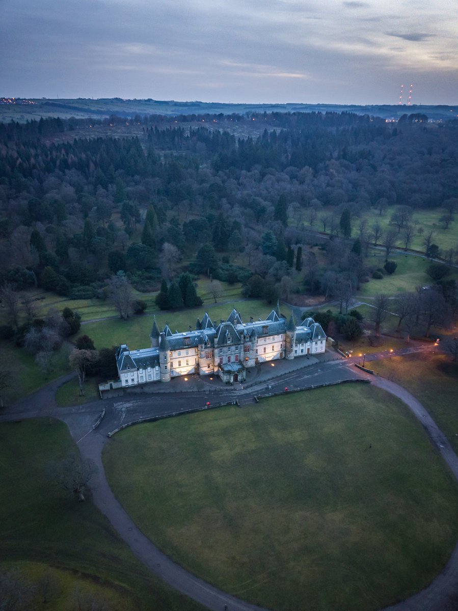 scotdrone's tweet photo. Callendar House, Falkirk after sunset 😊
#falkirk #visitfalkirk #drone #djimavicpro #djimavic #scotland #visitscotland #visualsofscotland #thisisscotland #outstandingscotland #seeingscotland #scotspirit #beautifulscotland #scotlandshots #scottish #outlander #outlanderlocation https://t.co/ldZrLbQZWO