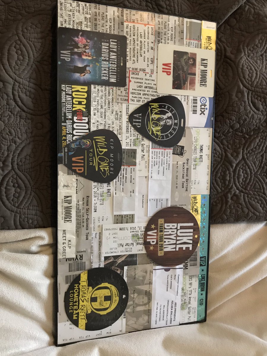 So excited about my little picture i made with all our travels!! <a href="/KipMooreMusic/">Kip Moore</a> <a href="/KipsUnderground/">KipsUndrgroundFanbse</a>