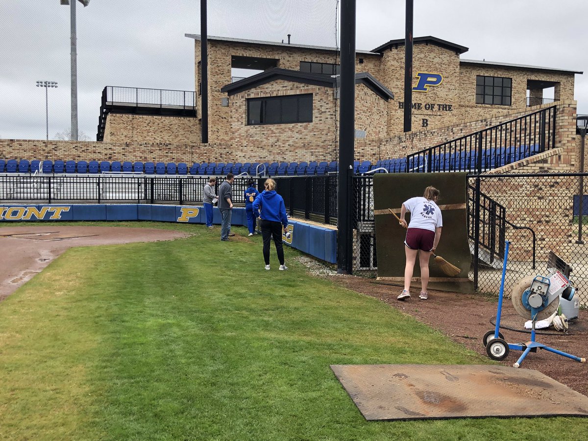 PHS_Softba11's tweet photo. Amazing parent and community support for our softball 🥎 program !!! 💙💛🥎#workday2019 #piedmontpride https://t.co/xTL2D1e5j1