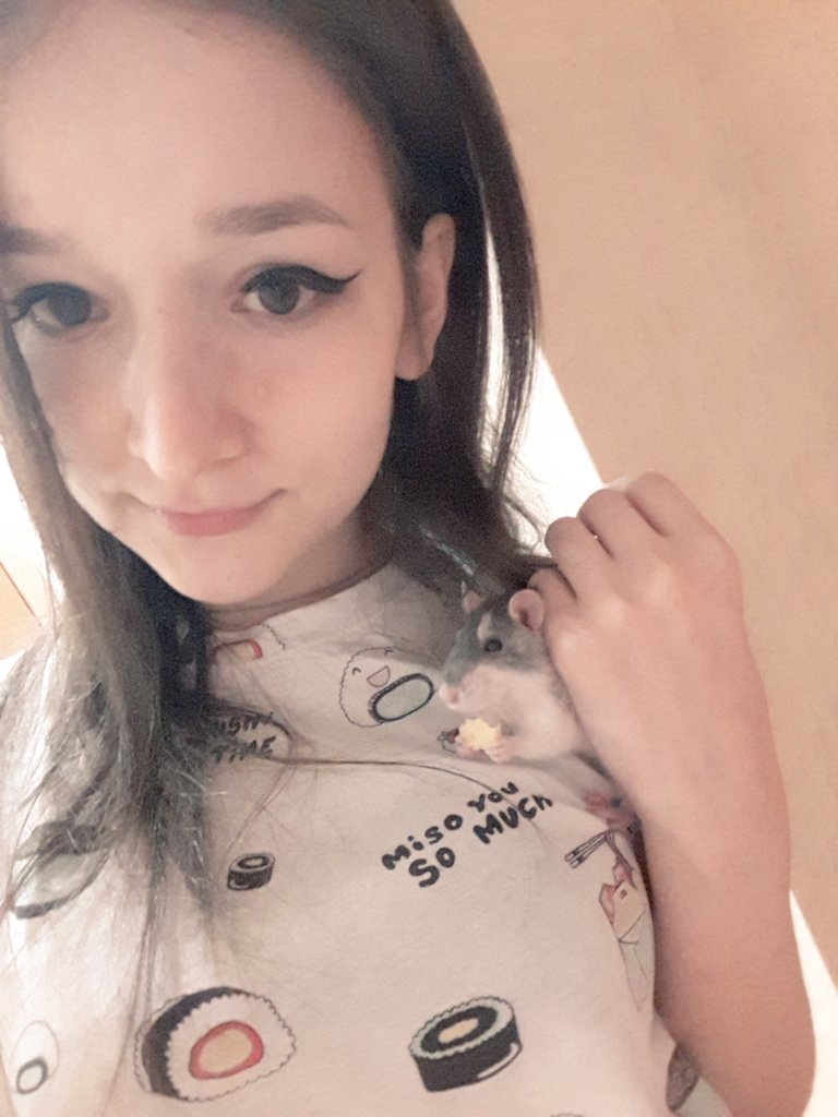 EmlynMonroe's tweet photo. if you want me to send you a picture of me that will make you hard INSTANTLY:

❤️ retweet, 
🧡 follow
💚 send me a dm 

I'll reply straight away https://t.co/uxZQJPBMzn