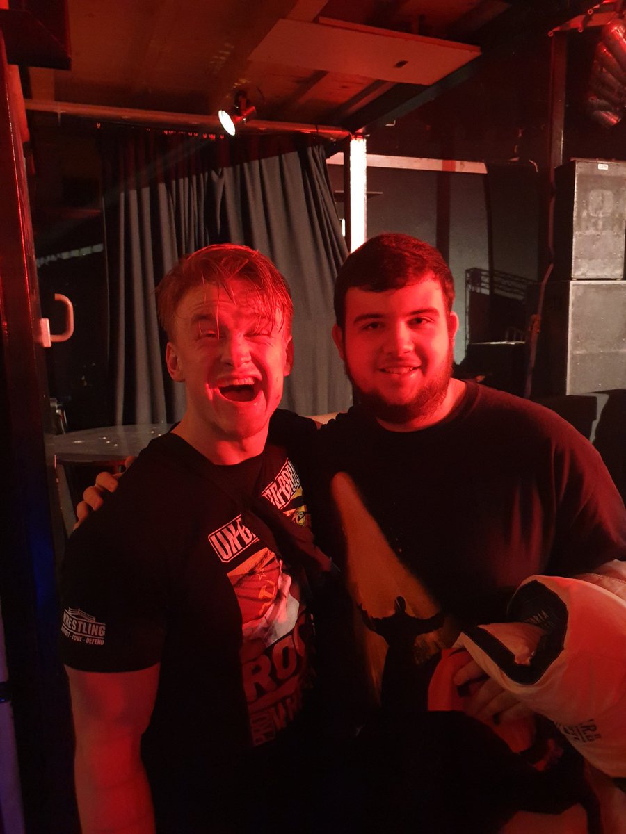 MG_Styles44's tweet image. Großartiges @wXwGermany Event in Bielefeld! @WalterAUT und @UNBESIEGBAR_ZAR ihr seid wirklich der Hammer im Ring und ich bin froh euch einmal persönlich kennengelernt zu haben! Macht weiter so und verletzt euch nicht! #wXwDE #Roadto16Carat #DerRingGeneral #Ringkampf #Unbesiegbar
