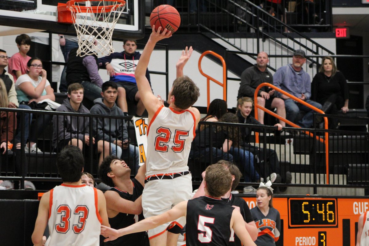 It's about that time, ladies and gentlemen! LHS is hosting Comanche for Districts this evening starting with the Leopardettes at 6:30. Dont miss any action! Tune in to 105.1 FM. 📻📣