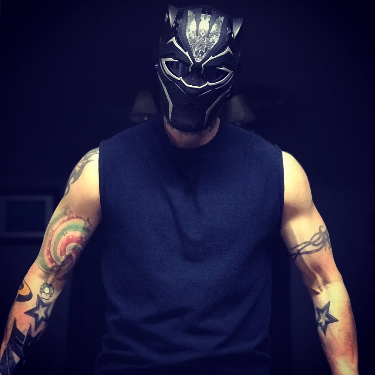 itzJohnnyReilly's tweet image. New Mask, same asshole me!
#TellMeImPretty