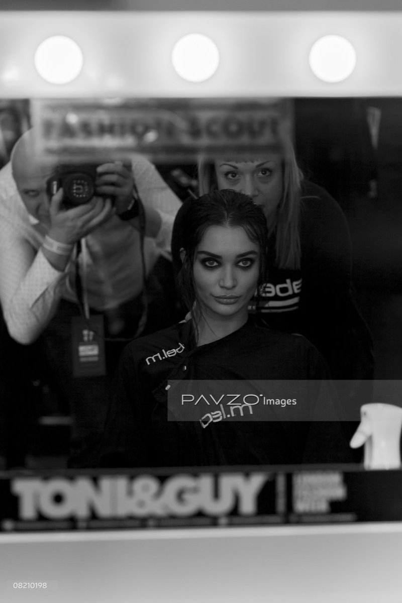 PAVZO_'s tweet photo. LFW AW19 – ROCKY STAR – BACKSTAGE by PAVZO

#pavzo #producer #london #lfw #AW19 #fashionscoutlondon #britishfashioncouncil #londonfashionweek #photography #film #videography #catwalk #designers #freemasonshall #catwalkmodels #gorgeousmodels  #instafashion #ROCKYSTAR #AmyJackson https://t.co/O30BBA5BDv