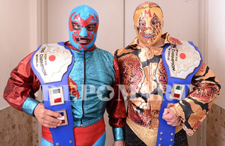 Amigos de Japón...

Nos vemos esta tarde en DepoMart en Tokyo, donde estaremos Dos Caras y su servidor Mil Máscaras. Los espero a las 16 hrs., en la única tienda que tiene a la venta mis productos oficiales...

Muchas gracias...