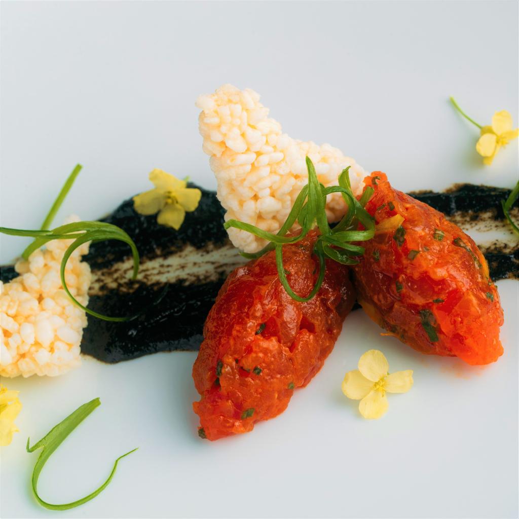 FixLV's tweet image. The perfect small bite to start your night. 
#SpicyTuna

Join us tonight: spr.ly/6013ETPtl