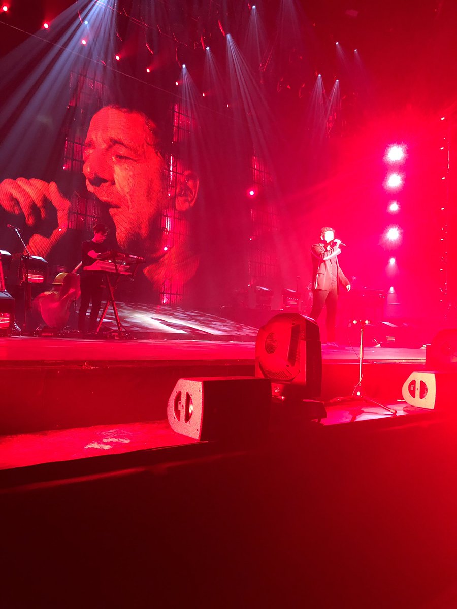 Cath__25's tweet photo. @PatrickBruelOff Merci pour cette belle soirée Merci pour le bel artiste que tu es Merci d’exister #CeSoirOnSort #MERCI https://t.co/fuXNSlTvxR
