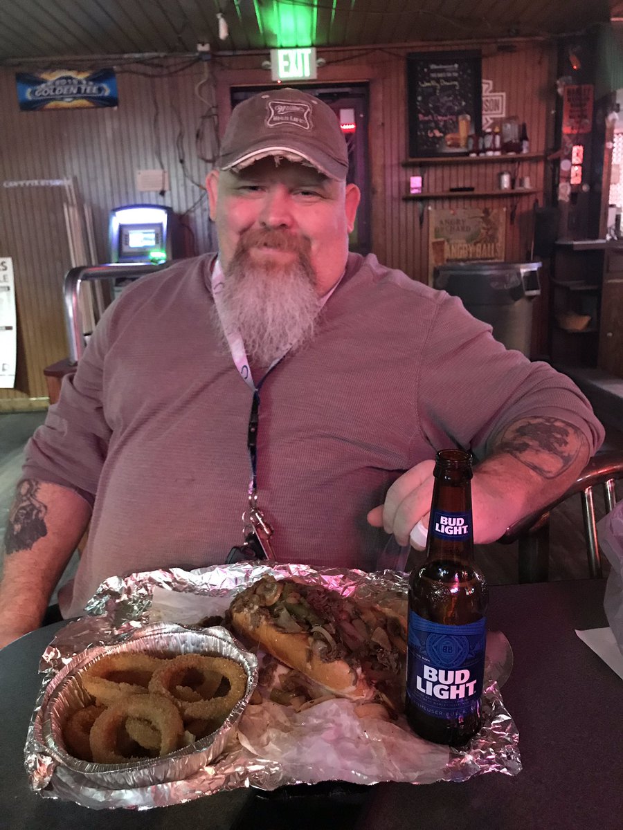 BearsMama5911's tweet image. Date night with my amazing hubby @Sparky5911 #JBolts #cheesesteak #delicious