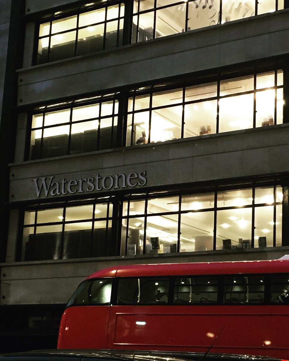 JaneEHRoberts's tweet photo. I came. I read. Fabulous people read. We went to the pub. Thank you for EVERYTHING! The End.💘📖🎊🍷xxx #HighSpirits #ValleyPress #Wine #Waterstones #Piccadilly  #London #WordFactory #Writing #Reading #Books #Publishing https://t.co/LnJ6TIVMDg