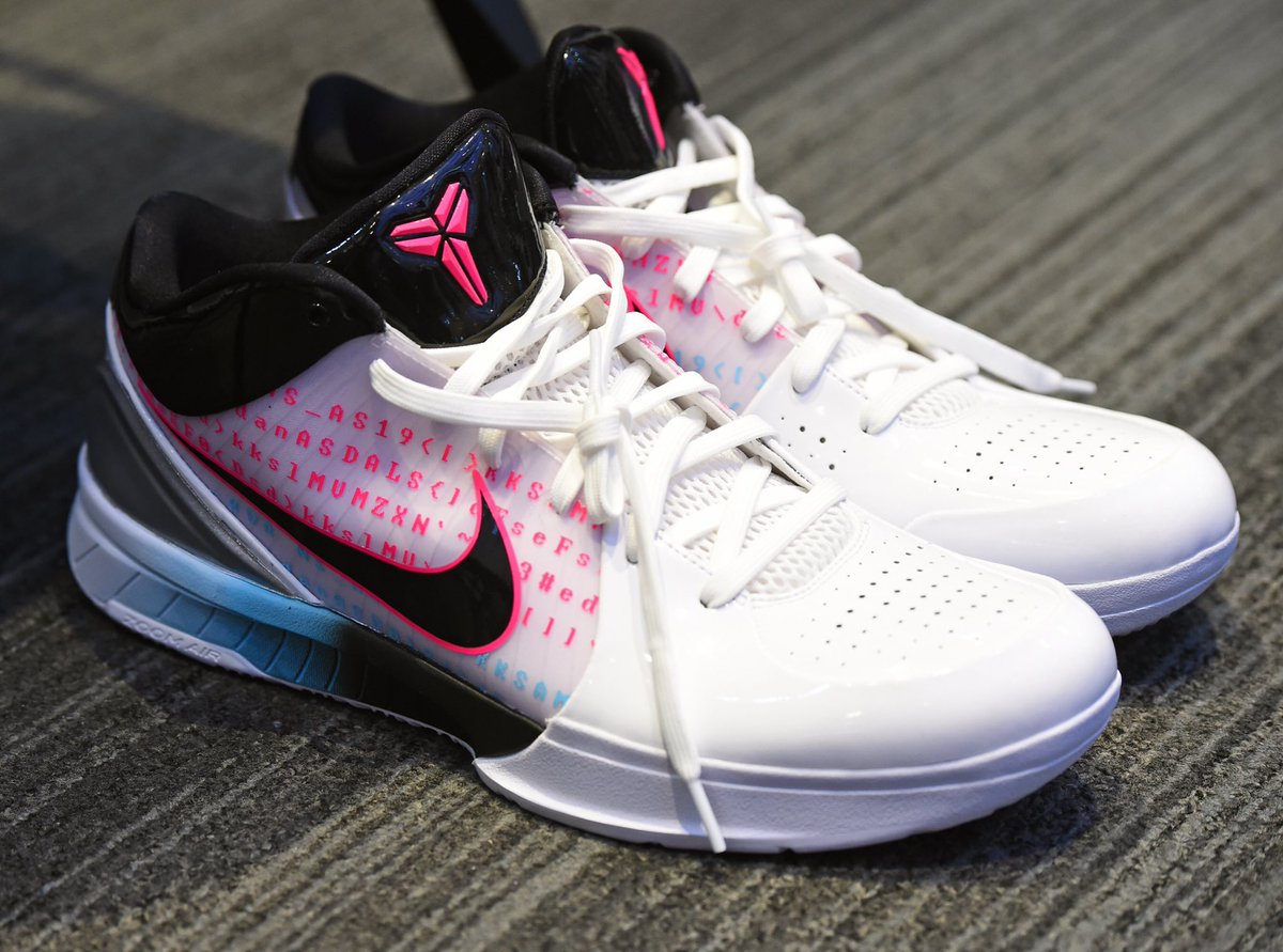 pink kobe 4