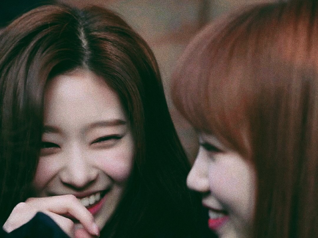 2kimspace's tweet photo. mood;

#아이즈원 #김채원 #김민주 
#chaewon #minju #2kim https://t.co/QLcZGxiLek