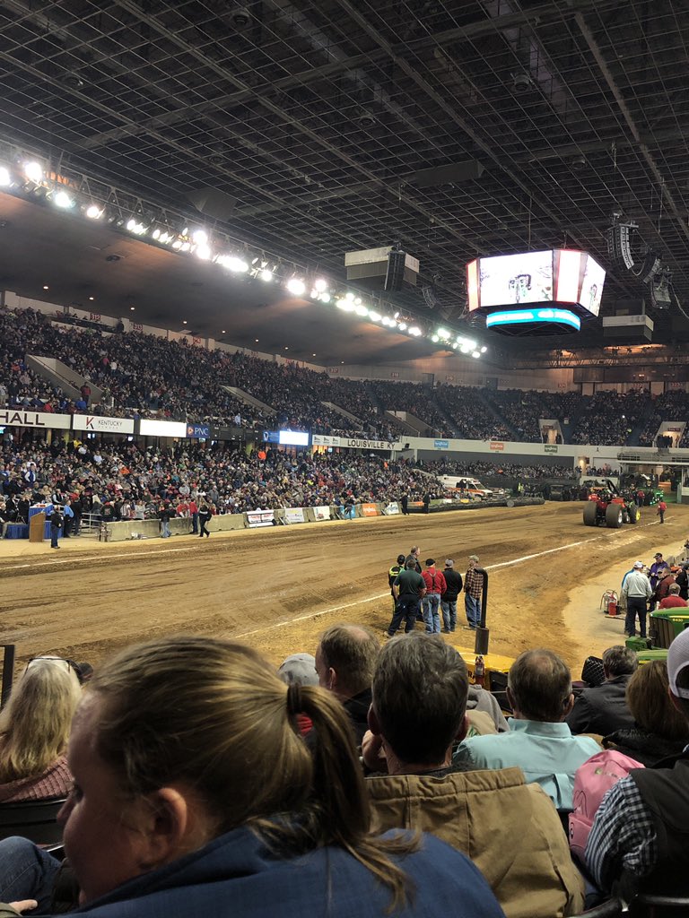 rgt43's tweet photo. #tractorpullcontest sec 241 row s seat 15 https://t.co/HNwlmdwdpk