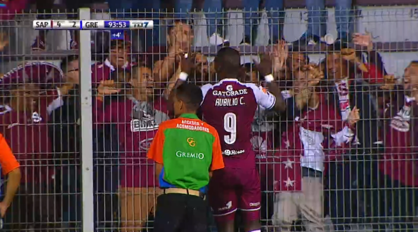 Rubilio (<a href="/OficialRubilio9/">Rubilio Castillo</a>) lo celebra con su afición