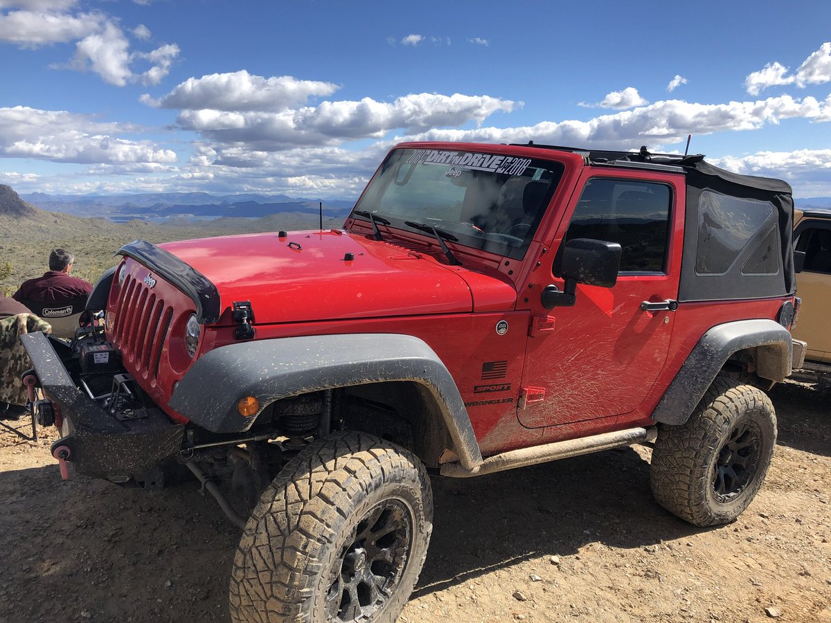 @BigSnatchOffrd_ We LOVE the RED Jeep club in AZ!   #snatchcrew #Arizona #Jeep #bsor #70degreesinfeb #bigsnatchoffroad