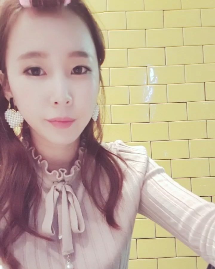 Crayon Pop Me tweet media