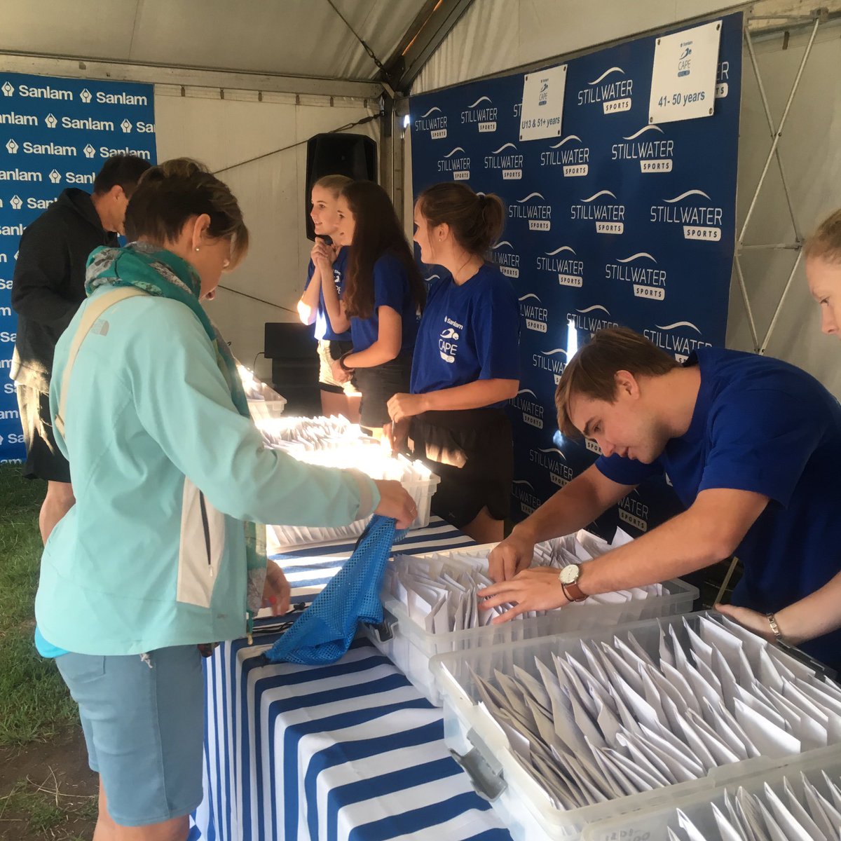 Make sure to fetch your race pack at the Sanlam Cape Mile Race Pack Collection under the white bedouin. 

#CapeMile