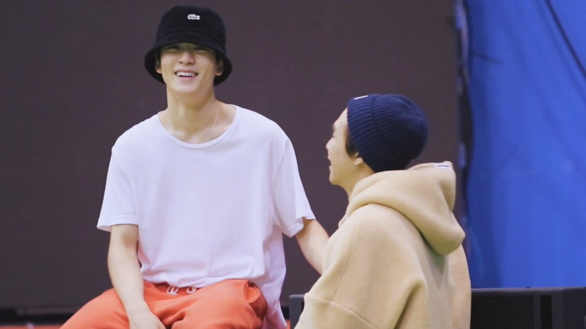 johnjae doing things 🖤💜 tweet media