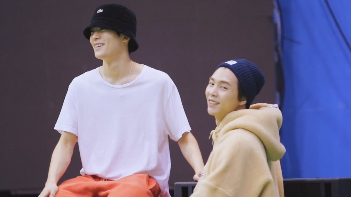 johnjae doing things 🖤💜 tweet media