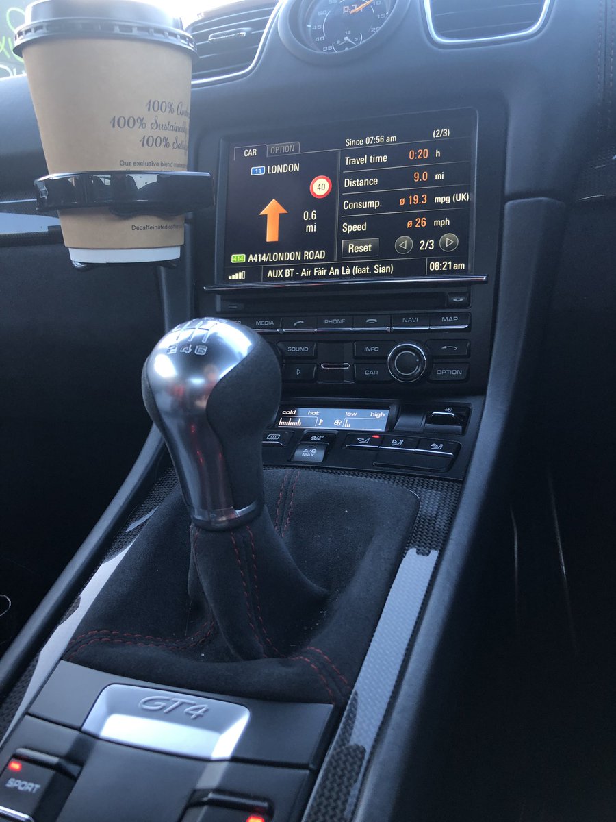 HA11NNH's tweet image. It’s early 😳 need #coffee  #quickstop