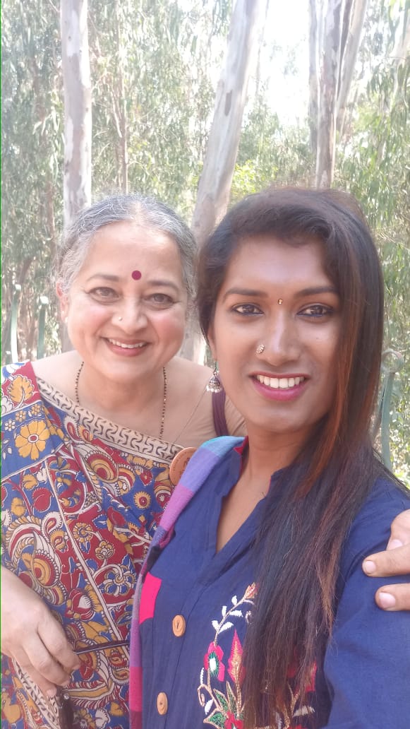 RadioActive90_4's tweet photo. .@devakarpriyanka & @a7_vijaya @vanimurthy are at the #KereHabba. An interesting line up of events - #compostingworkshop, lake conference and so much more https://t.co/UCZqJwlg73
