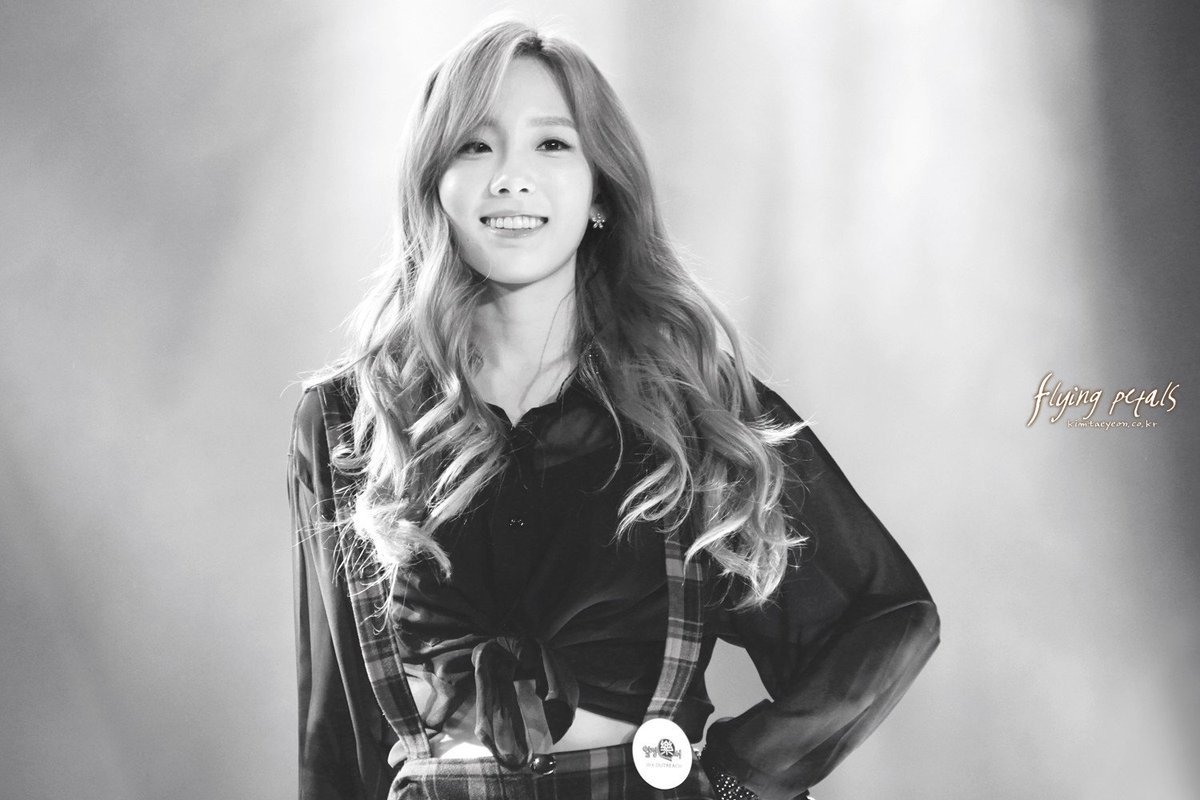 GGGoods's tweet image. Calling all Taeyeon fans!

You can now pre-order the @flying_petals 2019 Birthday Project Edition &amp;lt;The Significator&amp;gt; at girlsgenerationgoods.ecwid.com/Flying-Petals-…!