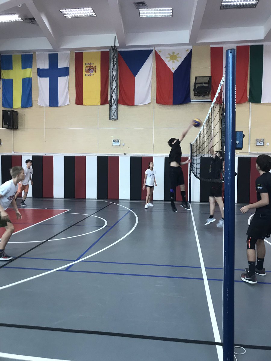 wondermeaghan's tweet photo. It may be soccer season, but it always volleyball day! #SISrocks #geckoVB https://t.co/NEcNHdYqZv