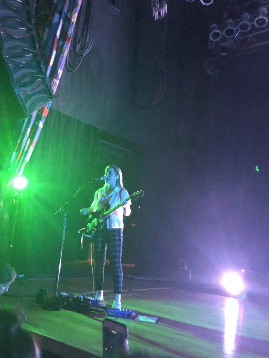 bailey_barlow's tweet photo. THE BEST NIGHT EVER. THESE ARE REAL MOGULS. THANK YOU @theacesofficial https://t.co/eegc4cByxE