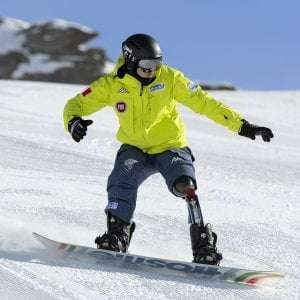 A 27 anni perde una gamba ma rinasce come campione di snowboard – La 'favola' del fuoriclasse Alessandro Ossola...