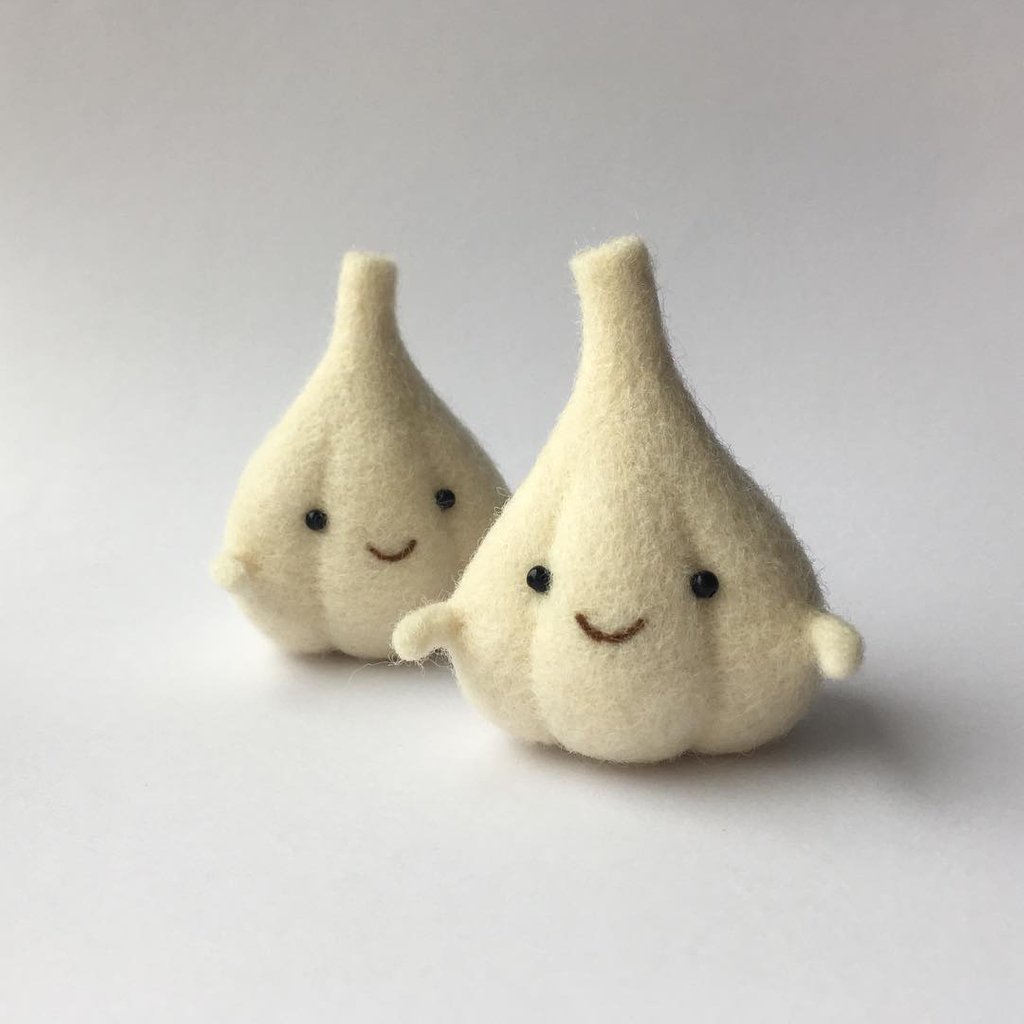 ohh_deer's tweet photo. Recipe - "Place in 2 garlic cloves"
Me - "Place in 35 garlic cloves you say?!"
Garlic for life 💕 @manooni_shop on Insta 💛 https://t.co/JLYSkR93w2