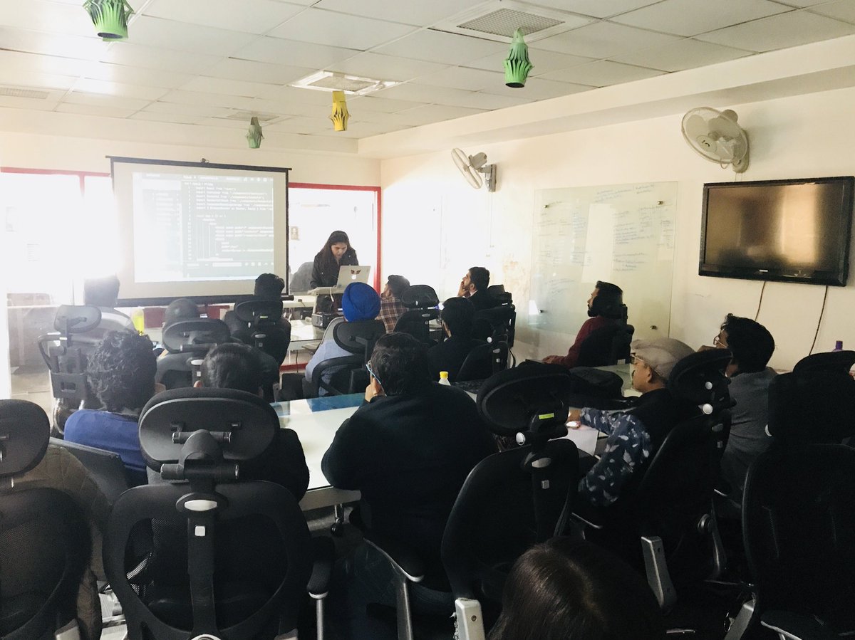 reactdelhincr's tweet image. Session 1 : React superpowers with component patterns by @gujral_tanvee #reactdelhincr